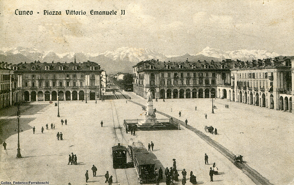 Tram a vapore in cartolina - Cuneo, piazza V. Emanuele II.