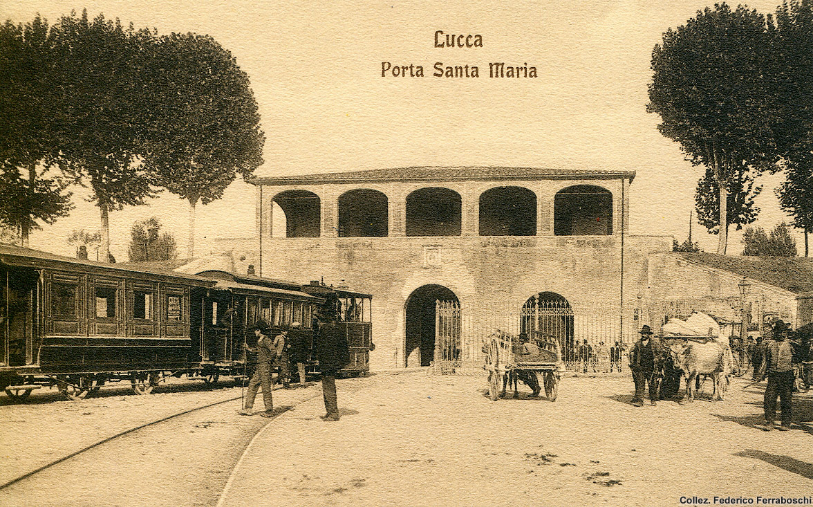 Tram a vapore in cartolina - Lucca, Porta S.Maria.